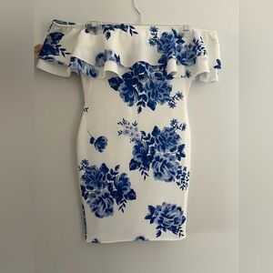 NWT Boohoo White Off-Shoulder mini Dress with Blue Floral Print